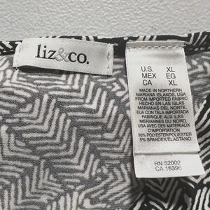 Liz & Company V-Neck Black & White Poly/knit blouse Size XL